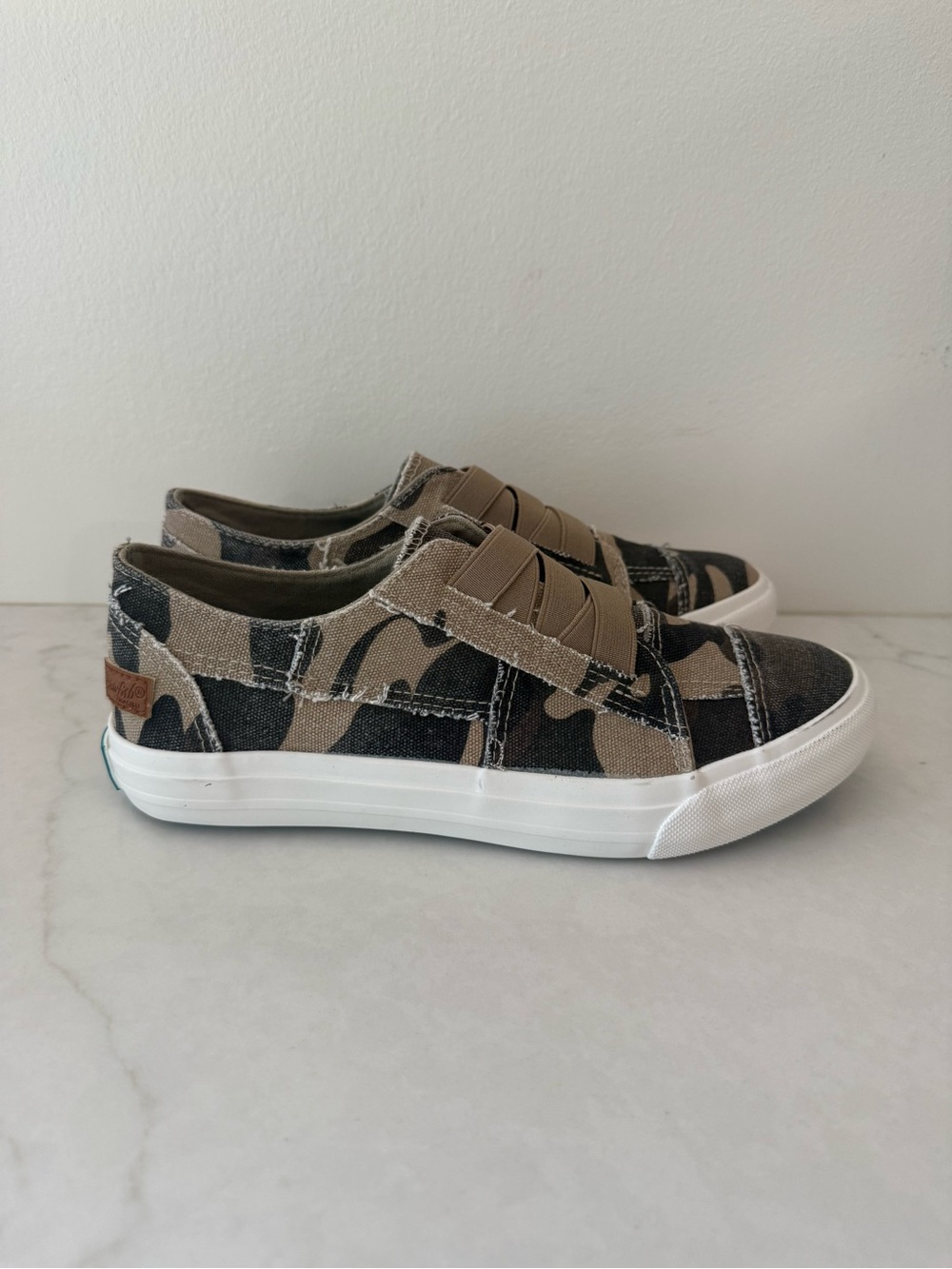 Casual Women’s Camo Slip-On Sneakers - Tan/Black